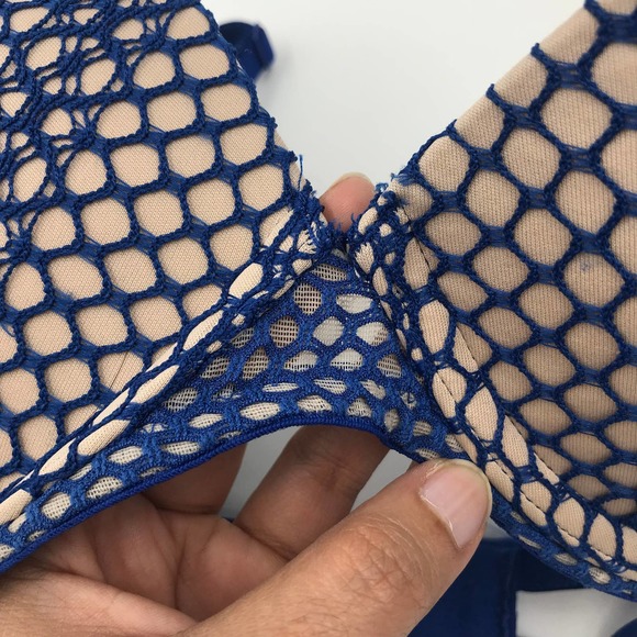 Victorias Secret Very Sexy Lightly Lined Plunge Bra Beige Blue Lace Sz 34D Wired - Picture 12 of 12